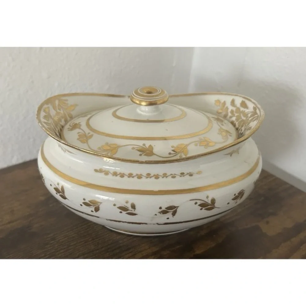 Royal Crown Derby Porcelain Sugar Bowl W/Lid White Gold Hand Painted‎